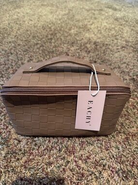 EACHY cosmetic bag